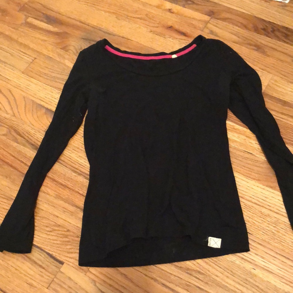 Black Tee